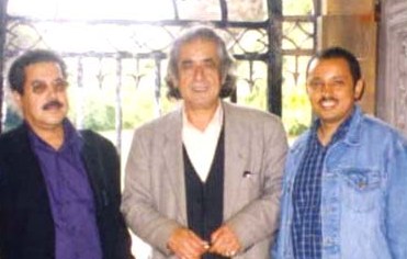 Hamdan Dammag with Kamal Abu Deeb and Saif Al-rahabi 2003 همدان دماج مع كمال أبو ديب وسيف الرحبي